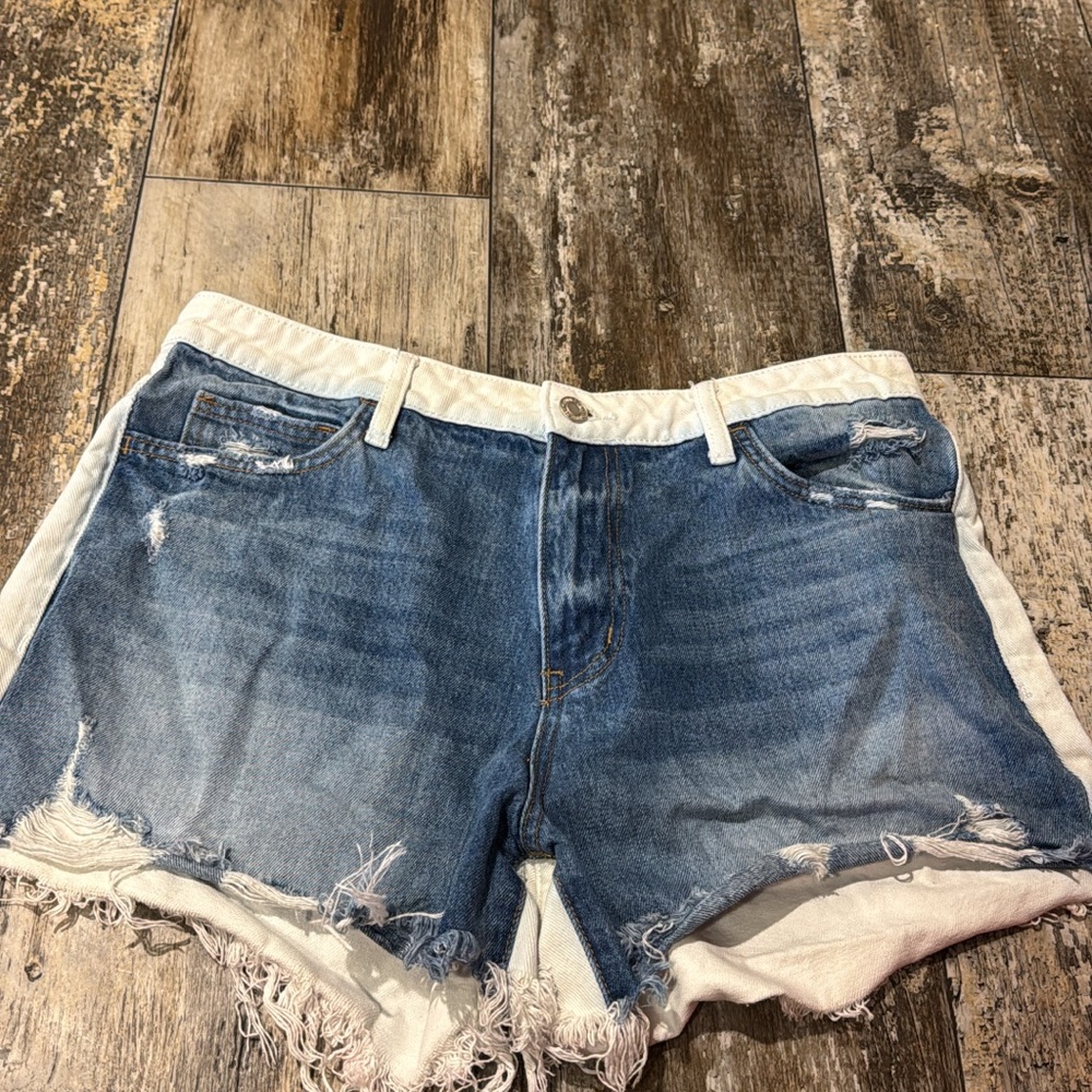 VERVET BY FLYING MONKEY Two-Tone Distressed Jean Shorts